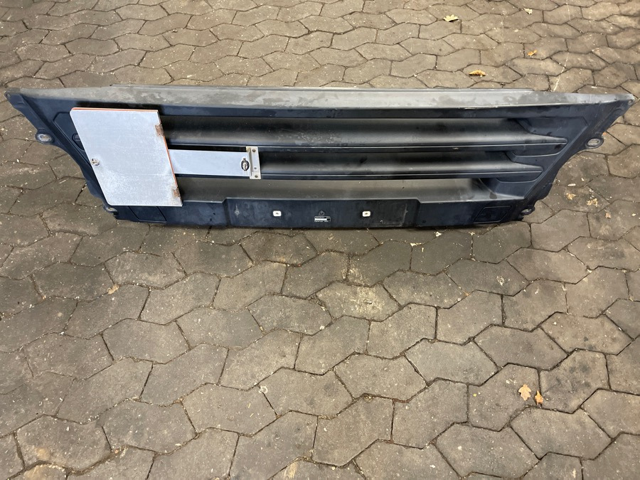 MAN BUMPER PANEL 81.41610-6951 - Virsbūve un ārpuse - Kravas automašīna: foto 1 MAN BUMPER PANEL 81.41610-6951 - Virsbūve un ārpuse - Kravas automašīna: foto 1