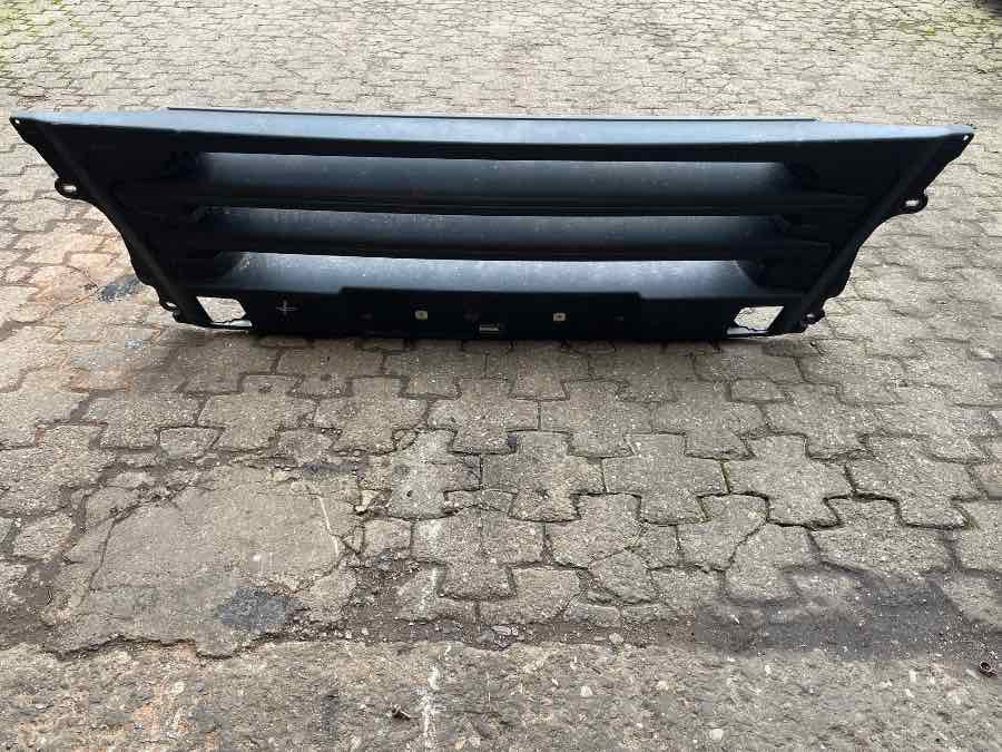 MAN BUMPER PANEL 81.41610-6951 - Virsbūve un ārpuse - Kravas automašīna: foto 1 MAN BUMPER PANEL 81.41610-6951 - Virsbūve un ārpuse - Kravas automašīna: foto 1