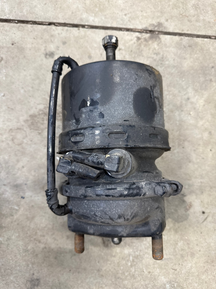 MAN REAR BRAKE CYLINDER 81.50410-6583 - Bremžu cilindrs - Kravas automašīna: foto 1 MAN REAR BRAKE CYLINDER 81.50410-6583 - Bremžu cilindrs - Kravas automašīna: foto 1