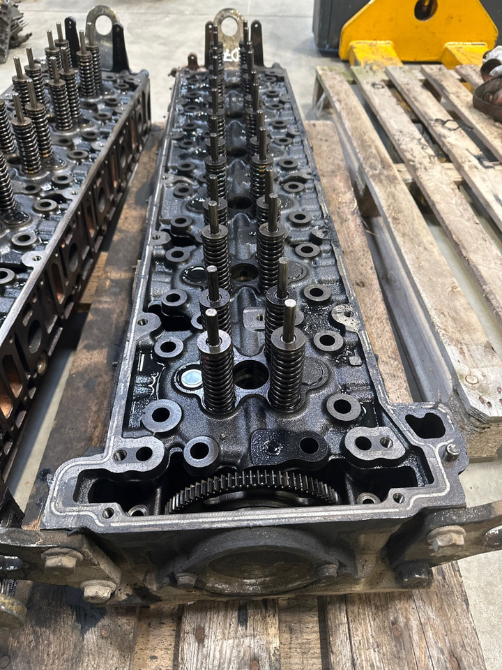 MERCEDES CYLINDERHEAD A4710102720 - Motora galva - Kravas automašīna: foto 2 MERCEDES CYLINDERHEAD A4710102720 - Motora galva - Kravas automašīna: foto 2