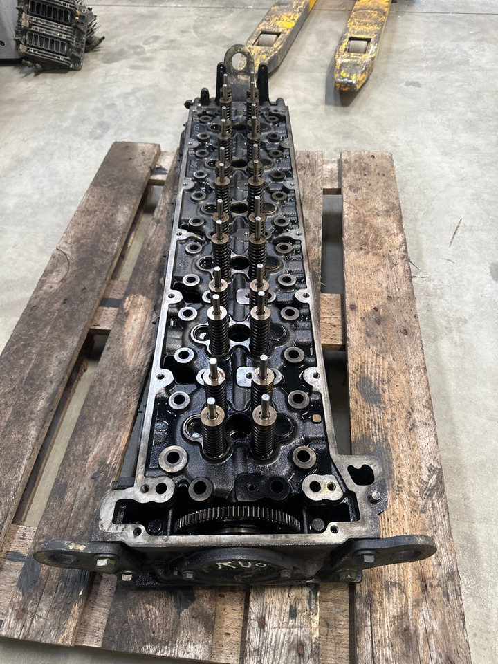 MERCEDES CYLINDERHEAD A4710102720 - Motora galva - Kravas automašīna: foto 1 MERCEDES CYLINDERHEAD A4710102720 - Motora galva - Kravas automašīna: foto 1