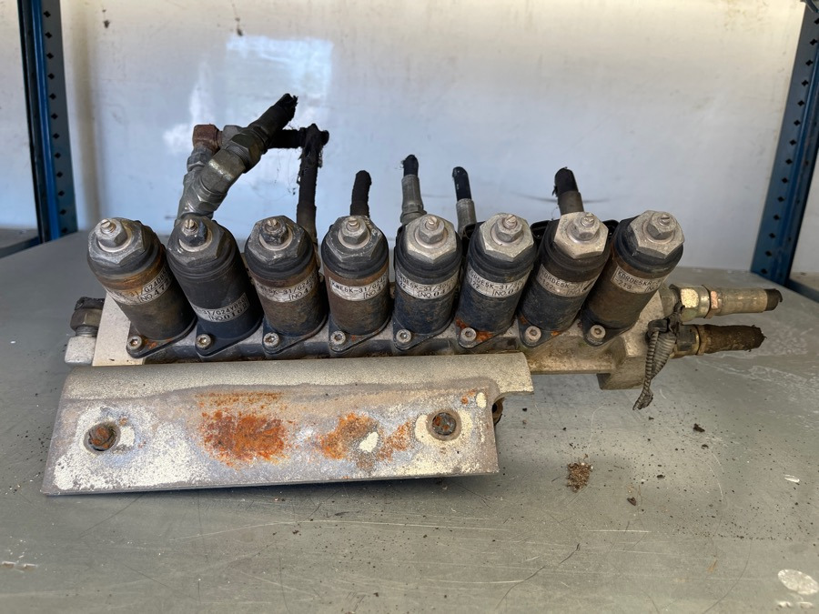 NEW HOLLAND VALVES KPM TYPE: 8KWE5A-30/G24WR-825A - Bremžu vārsts - Kravas automašīna: foto 2 NEW HOLLAND VALVES KPM TYPE: 8KWE5A-30/G24WR-825A - Bremžu vārsts - Kravas automašīna: foto 2