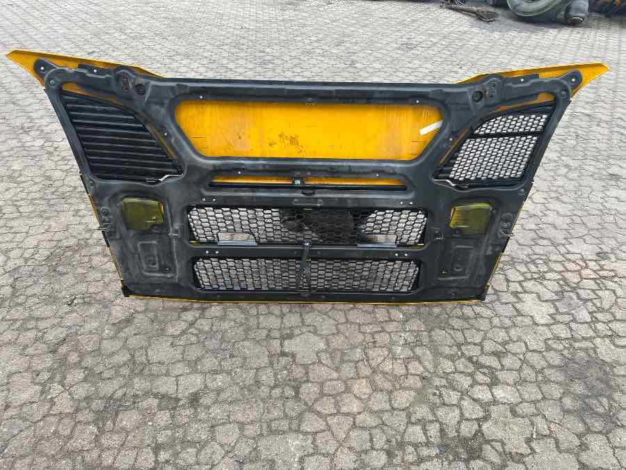 SCANIA COMPLETE UPPER FRONT GRILL R SERIE - Virsbūve un ārpuse - Kravas automašīna: foto 2 SCANIA COMPLETE UPPER FRONT GRILL R SERIE - Virsbūve un ārpuse - Kravas automašīna: foto 2