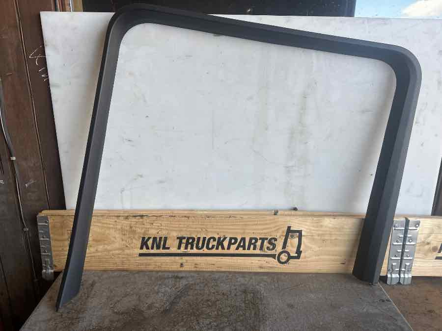 SCANIA DOOR PANEL 2114834 - Kabīne un interjers - Kravas automašīna: foto 1 SCANIA DOOR PANEL 2114834 - Kabīne un interjers - Kravas automašīna: foto 1