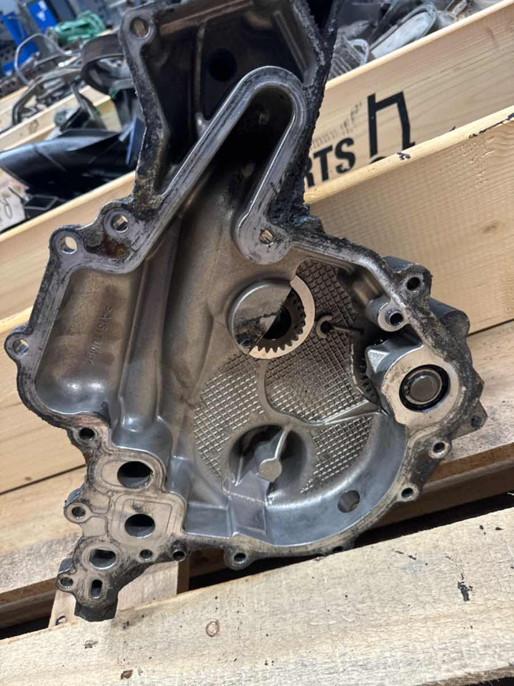 SCANIA TIMING COVER 2993242 - Dzinējs un rezerves daļas - Kravas automašīna: foto 1 SCANIA TIMING COVER 2993242 - Dzinējs un rezerves daļas - Kravas automašīna: foto 1