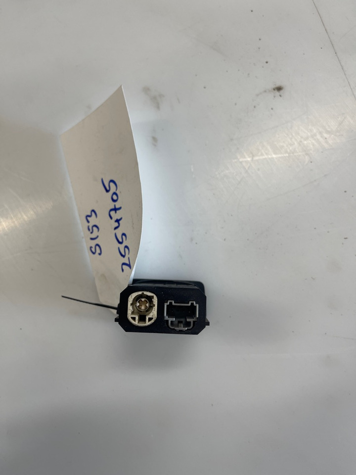 SCANIA USB PORT 2554705 - Mērinstrumentu panelis - Kravas automašīna: foto 2 SCANIA USB PORT 2554705 - Mērinstrumentu panelis - Kravas automašīna: foto 2