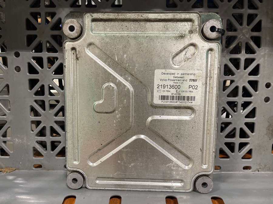 VOLVO ECU 21913600 P02 - Elektrosistēma - Kravas automašīna: foto 1 VOLVO ECU 21913600 P02 - Elektrosistēma - Kravas automašīna: foto 1