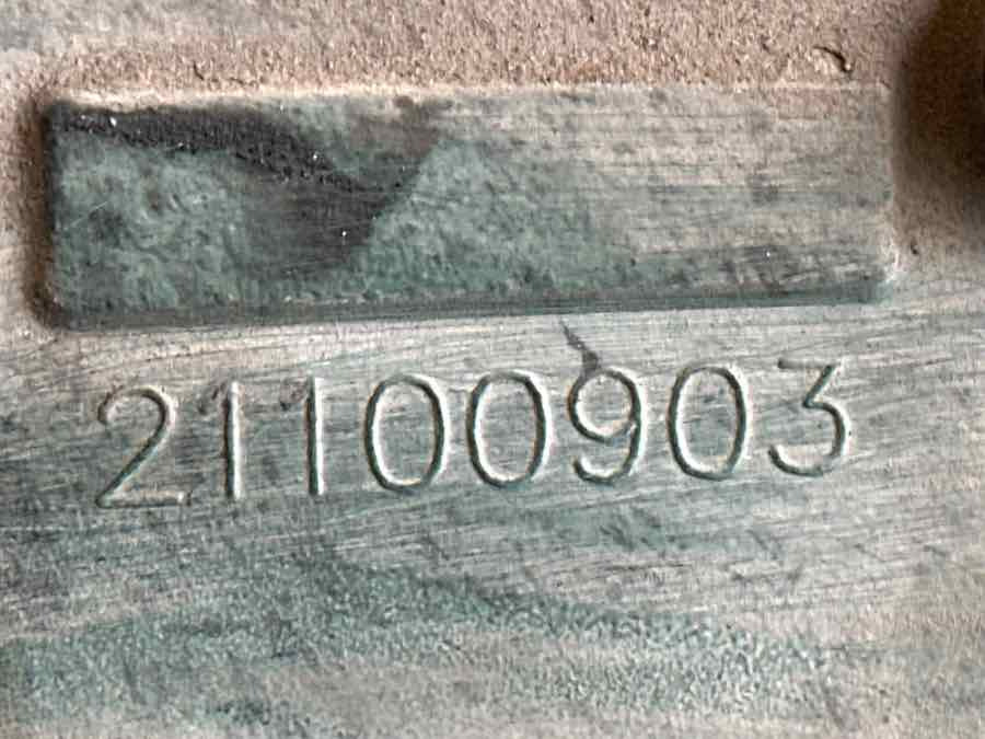 VOLVO ENGINE COVER 21100903 - Dzinējs un rezerves daļas - Kravas automašīna: foto 3 VOLVO ENGINE COVER 21100903 - Dzinējs un rezerves daļas - Kravas automašīna: foto 3