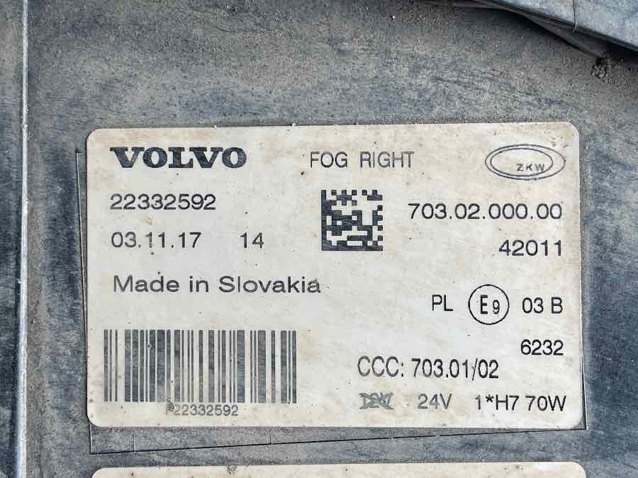 VOLVO FOG LAMP 22332592 RH - Gaismas/ Apgaismojums - Kravas automašīna: foto 3 VOLVO FOG LAMP 22332592 RH - Gaismas/ Apgaismojums - Kravas automašīna: foto 3
