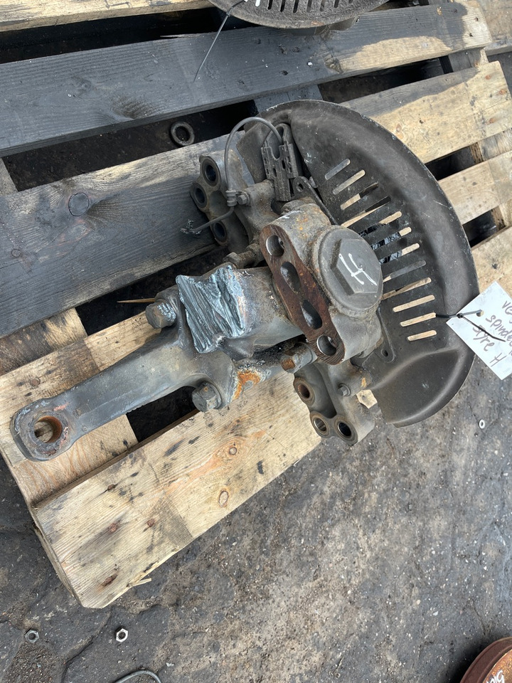VOLVO STEERING KNUCKLE 22848431 - Grozāmass: foto 2 VOLVO STEERING KNUCKLE 22848431 - Grozāmass: foto 2