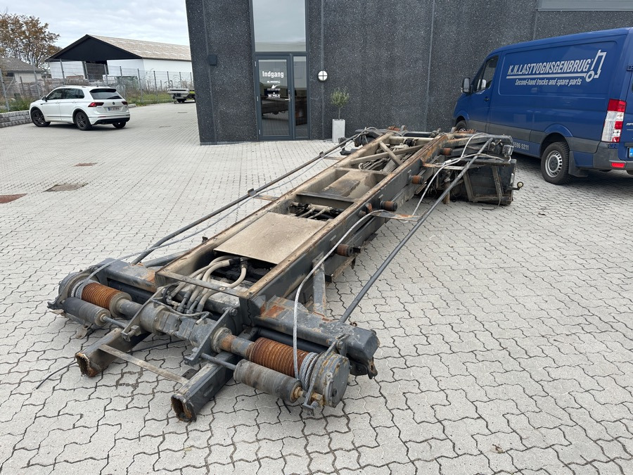 WIREHEJS - Būvgružu konteineru/ Pacēlāji ar āķi sistēma: foto 1 WIREHEJS - Būvgružu konteineru/ Pacēlāji ar āķi sistēma: foto 1