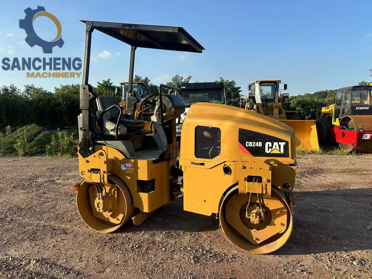 CAT CB24B - Veltnis: foto 1 CAT CB24B - Veltnis: foto 1