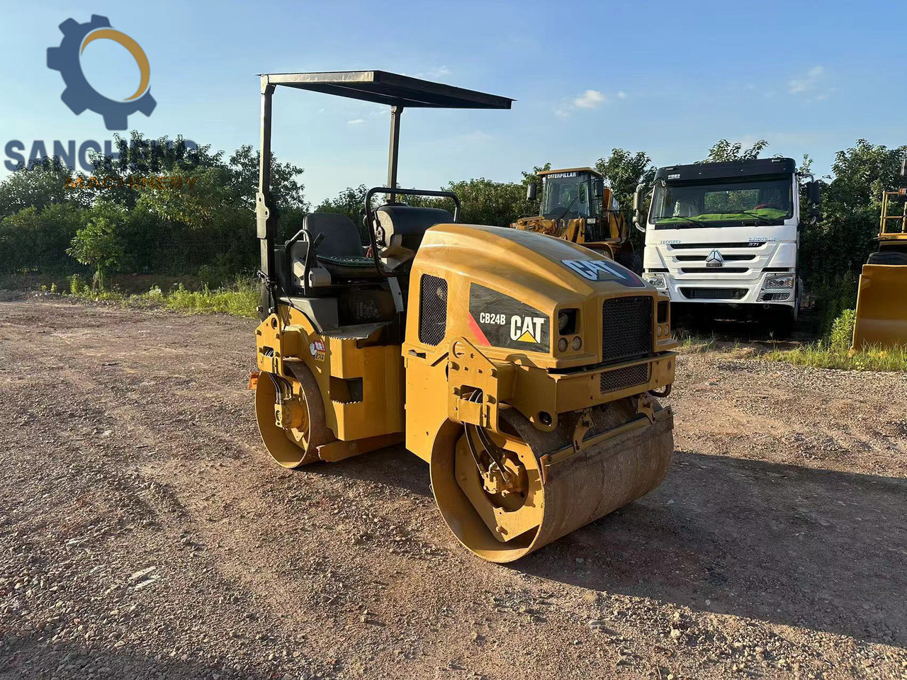 CAT CB24B - Veltnis: foto 4 CAT CB24B - Veltnis: foto 4