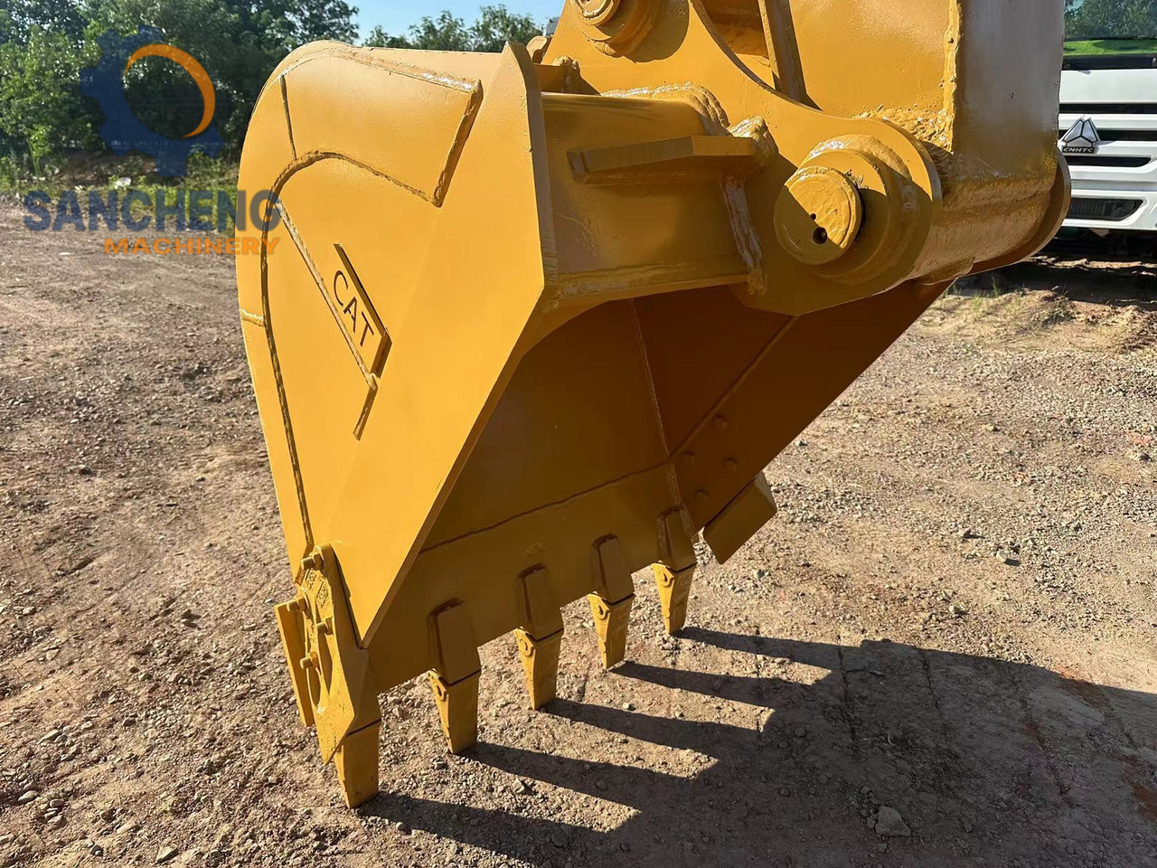 Kāpurķēžu ekskavators CATERPILLAR 320B: foto 11