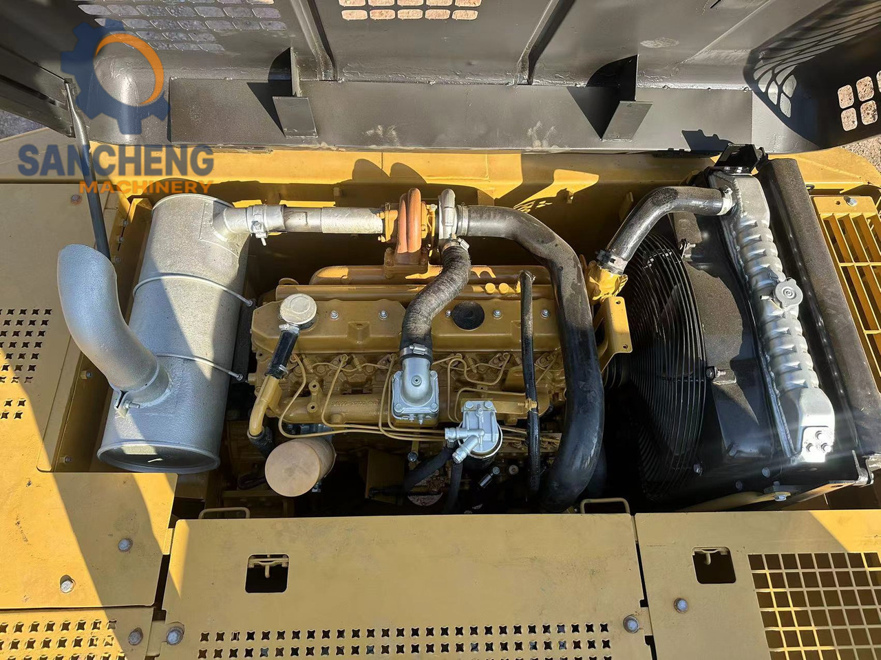 Kāpurķēžu ekskavators CATERPILLAR 320B: foto 7