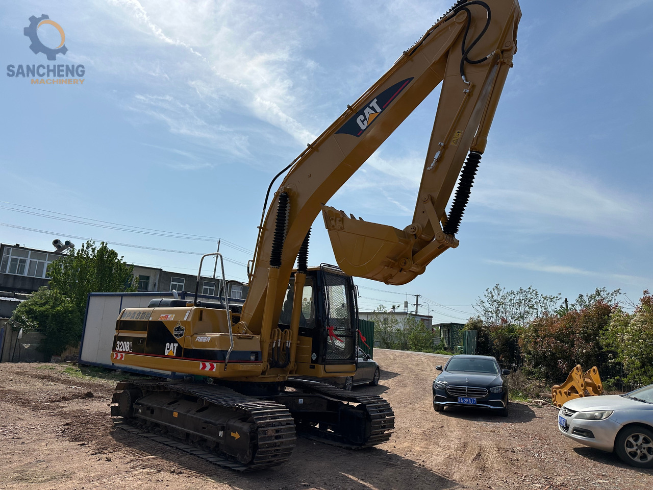Kāpurķēžu ekskavators CATERPILLAR 320BL: foto 7