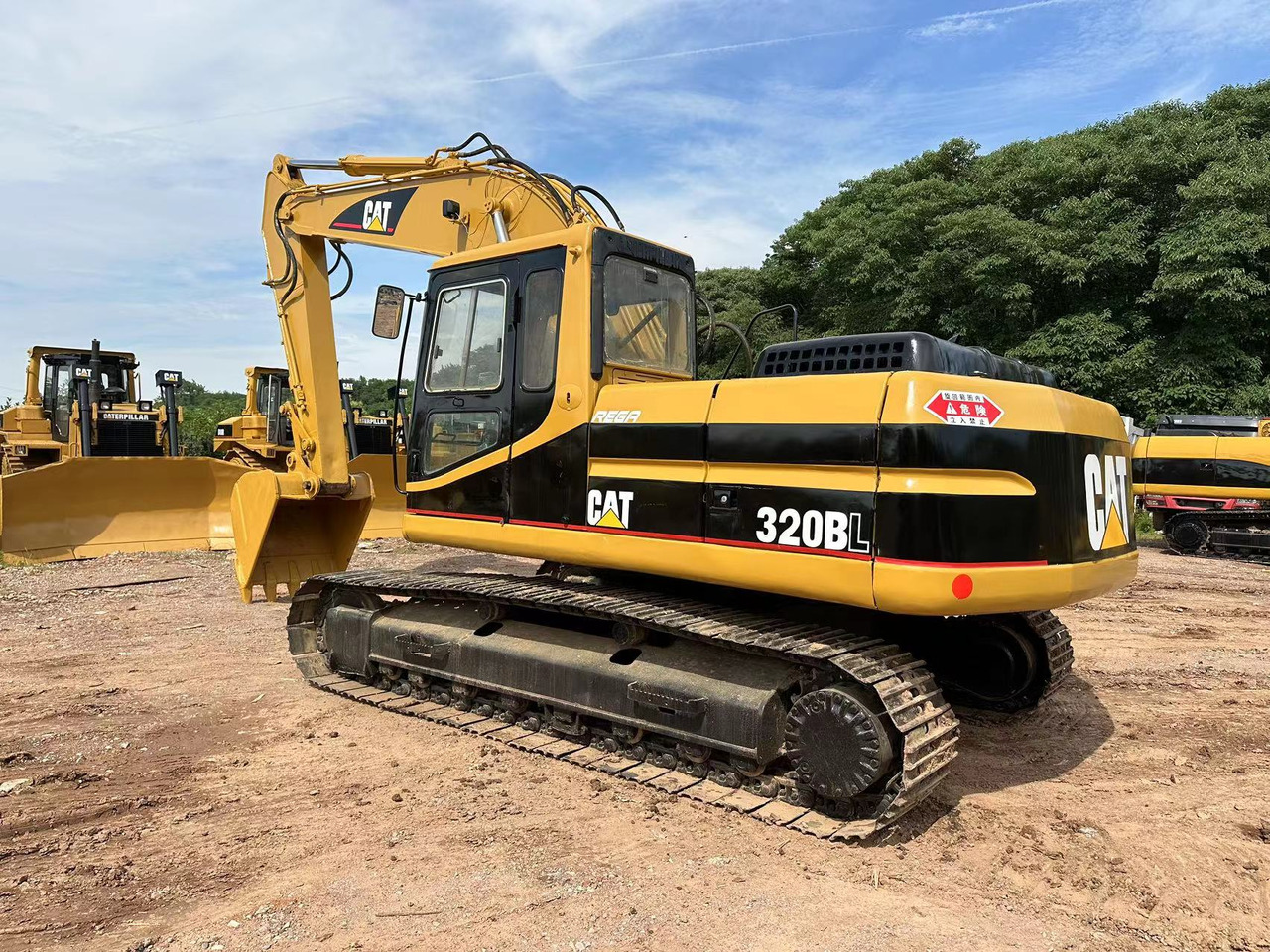 CATERPILLAR 320BL - Kāpurķēžu ekskavators: foto 1 CATERPILLAR 320BL - Kāpurķēžu ekskavators: foto 1