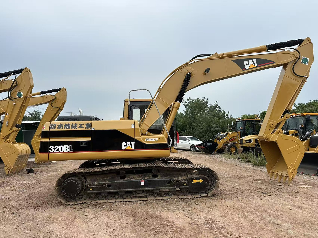 CATERPILLAR 320BL - Kāpurķēžu ekskavators: foto 2 CATERPILLAR 320BL - Kāpurķēžu ekskavators: foto 2