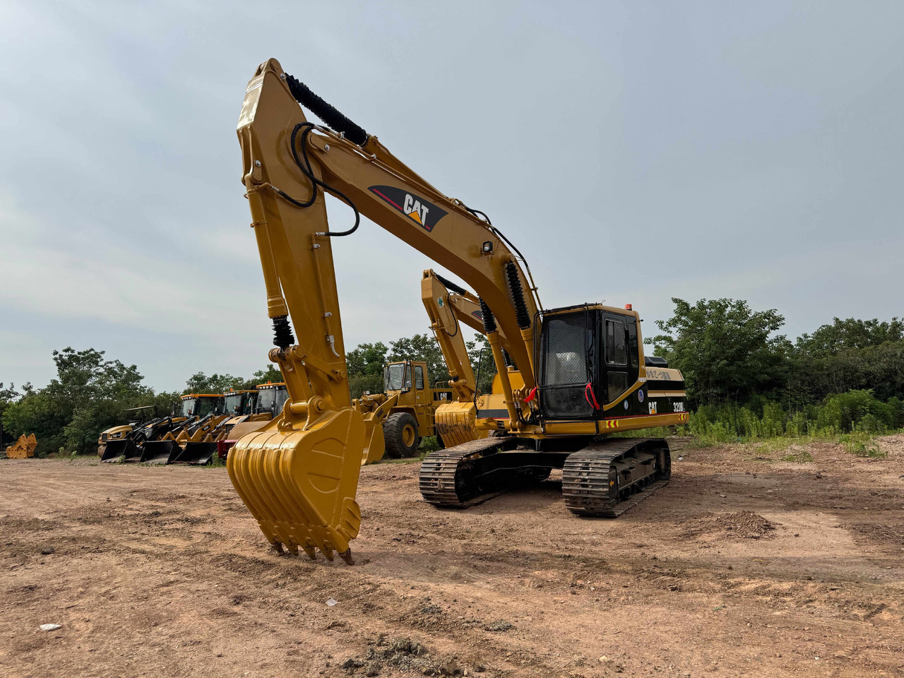 CATERPILLAR 320BL - Kāpurķēžu ekskavators: foto 1 CATERPILLAR 320BL - Kāpurķēžu ekskavators: foto 1