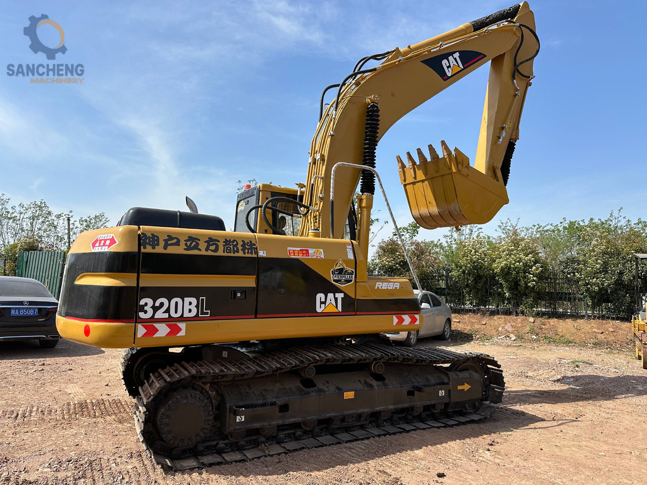 Kāpurķēžu ekskavators CATERPILLAR 320BL: foto 6