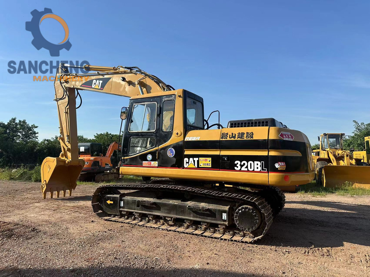 CATERPILLAR 320BL - Kāpurķēžu ekskavators: foto 1 CATERPILLAR 320BL - Kāpurķēžu ekskavators: foto 1
