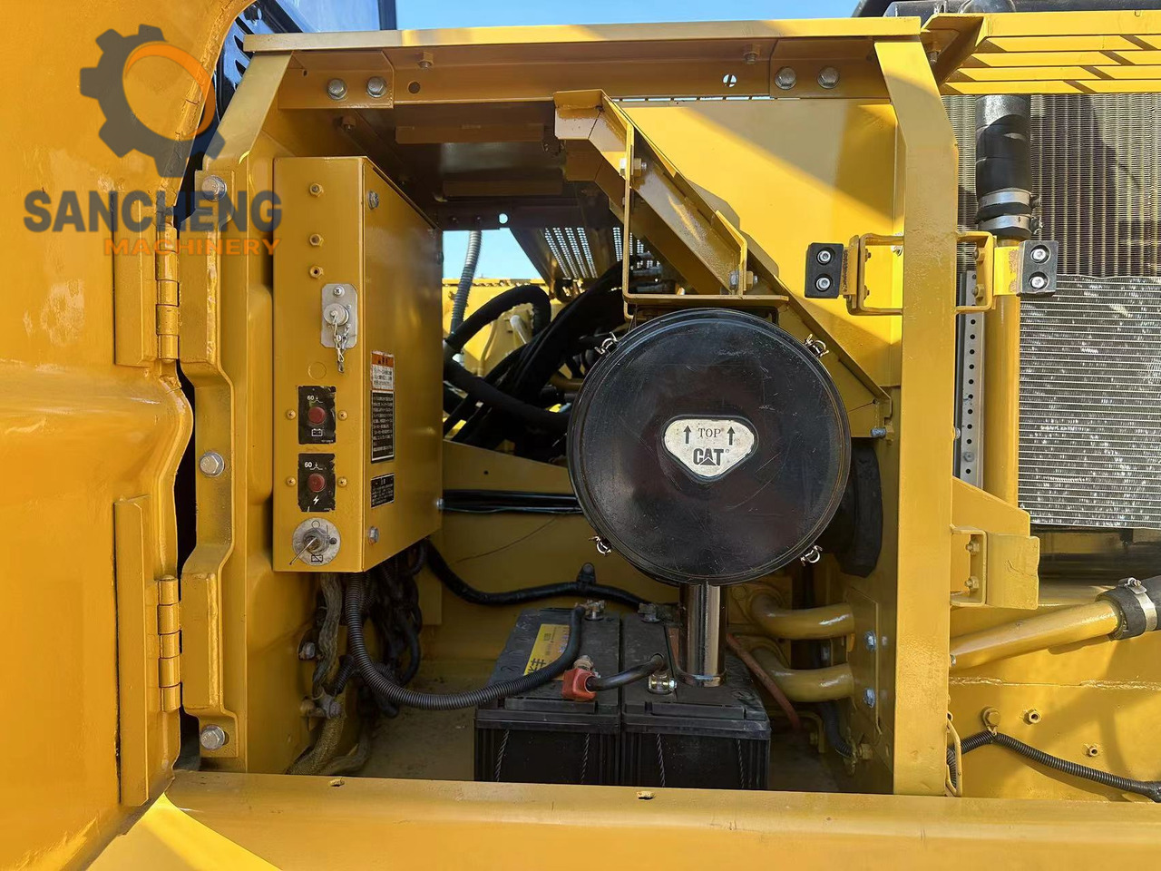 Kāpurķēžu ekskavators CATERPILLAR 320BL: foto 10