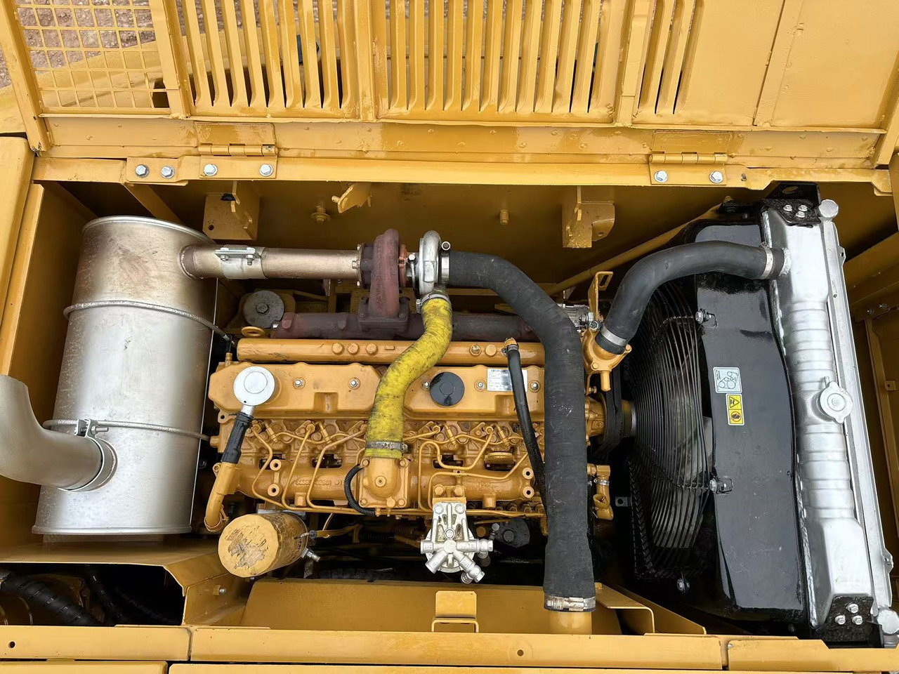 Kāpurķēžu ekskavators CATERPILLAR 320C: foto 11