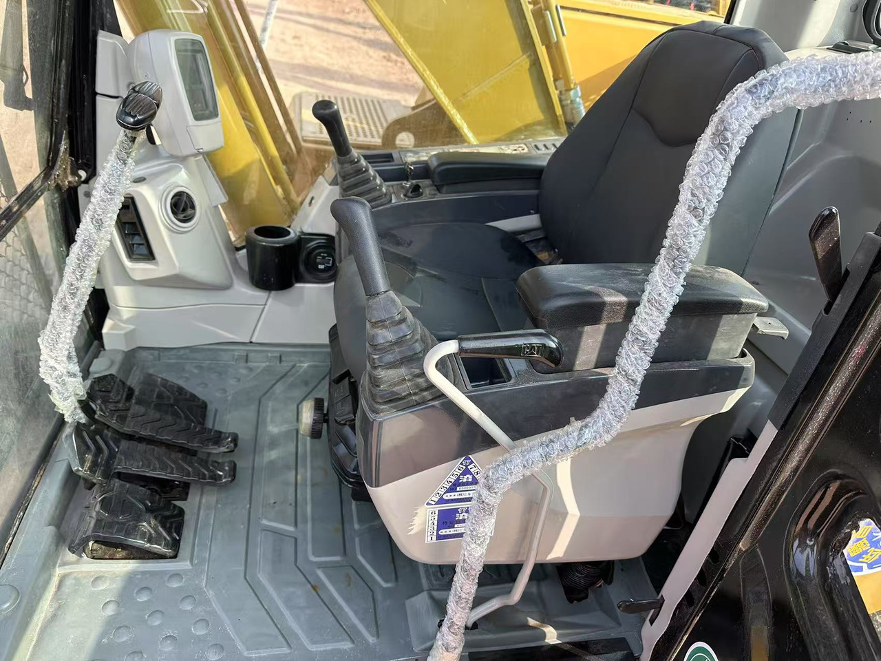 CATERPILLAR 320C - Kāpurķēžu ekskavators: foto 5 CATERPILLAR 320C - Kāpurķēžu ekskavators: foto 5