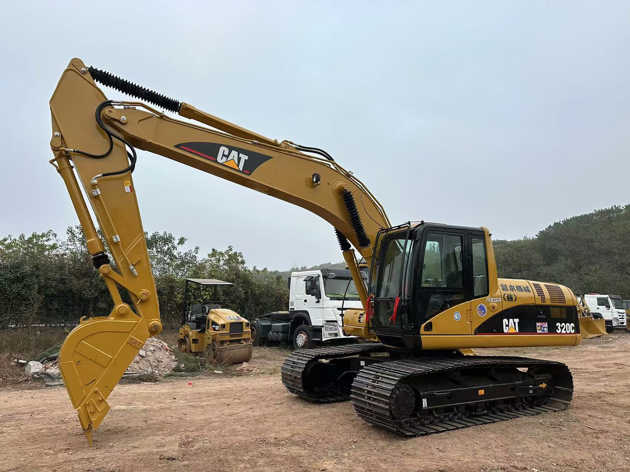 CATERPILLAR 320CL - Kāpurķēžu ekskavators: foto 2 CATERPILLAR 320CL - Kāpurķēžu ekskavators: foto 2