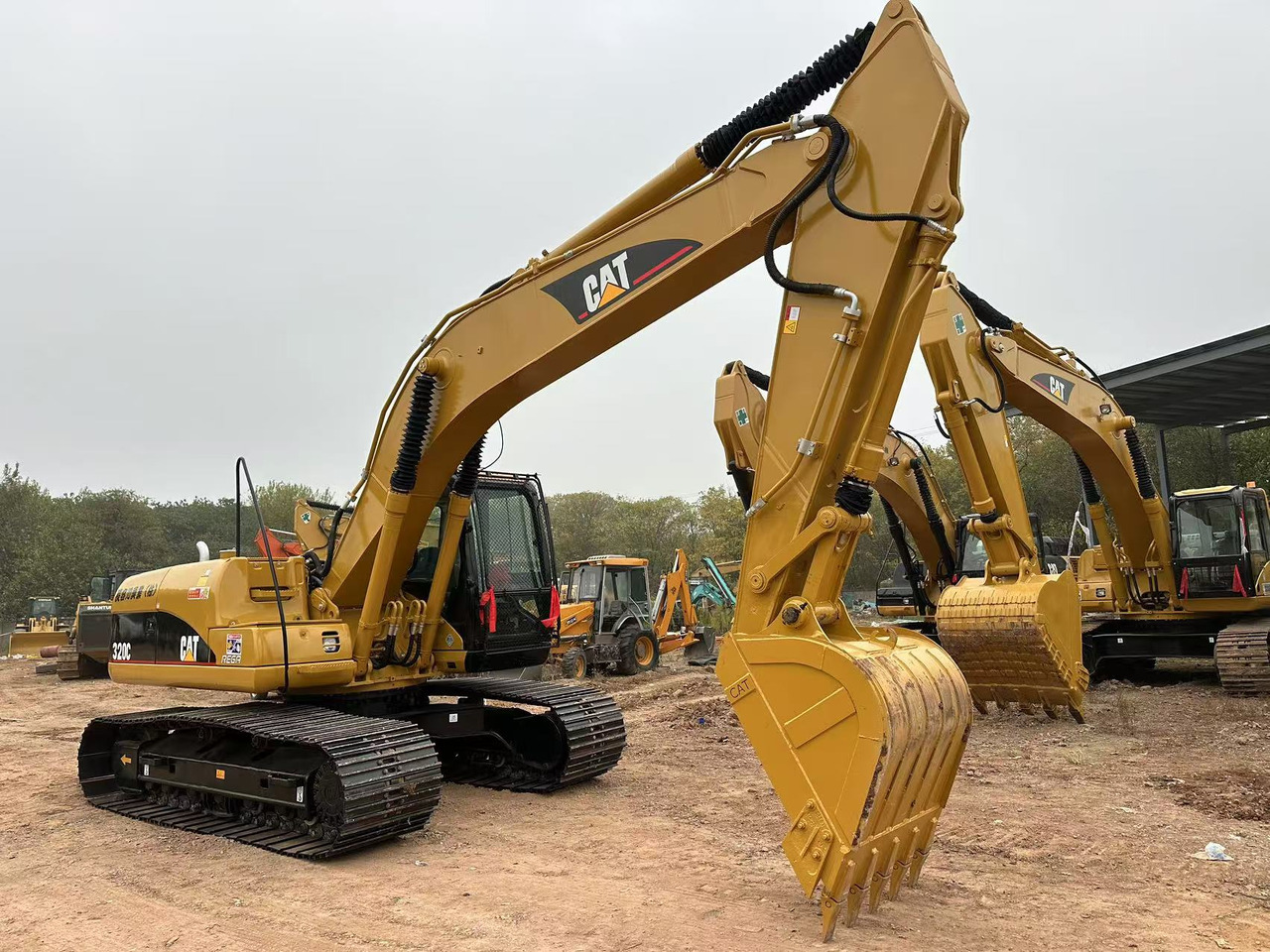 CATERPILLAR 320CL - Kāpurķēžu ekskavators: foto 2 CATERPILLAR 320CL - Kāpurķēžu ekskavators: foto 2