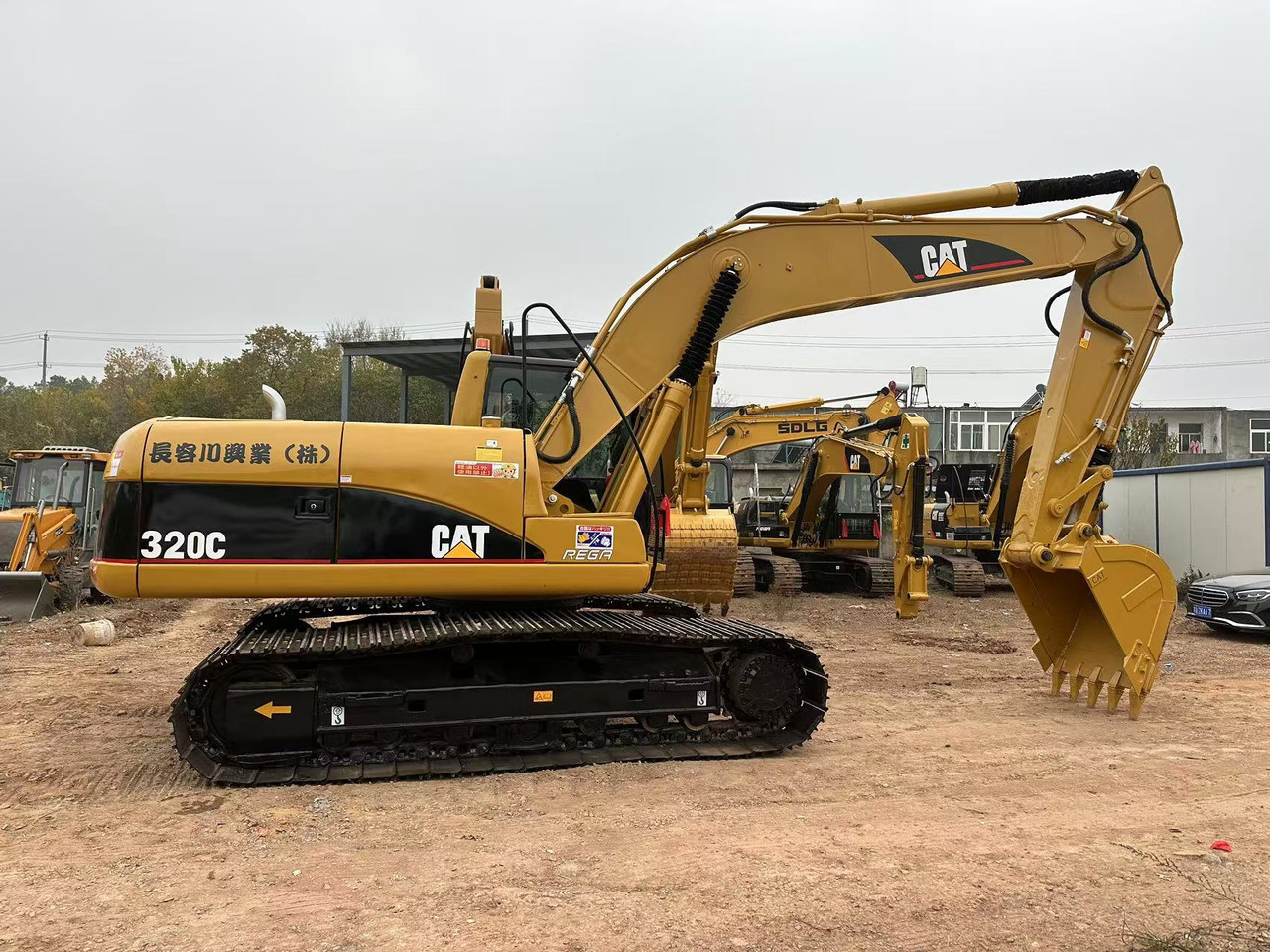 CATERPILLAR 320CL - Kāpurķēžu ekskavators: foto 4 CATERPILLAR 320CL - Kāpurķēžu ekskavators: foto 4