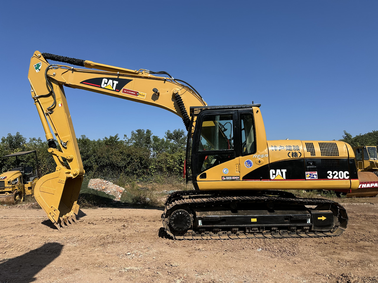 CATERPILLAR 320CL - Kāpurķēžu ekskavators: foto 1 CATERPILLAR 320CL - Kāpurķēžu ekskavators: foto 1