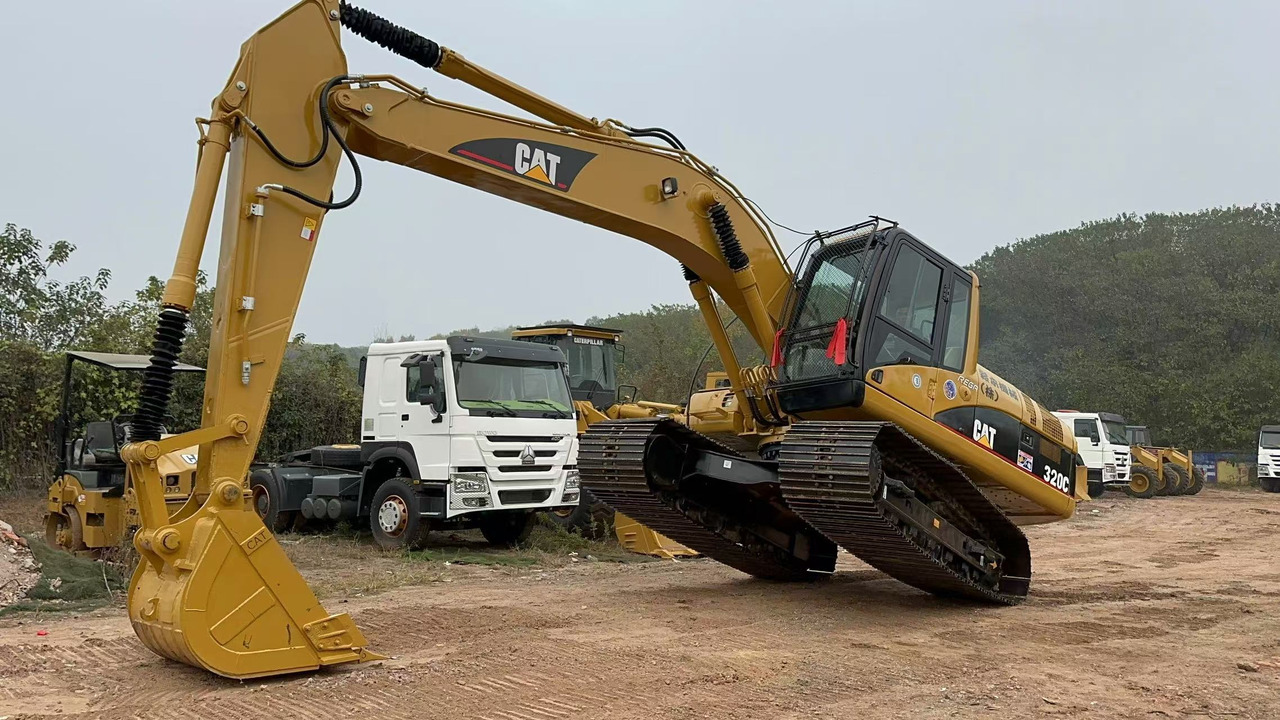 CATERPILLAR 320CL - Kāpurķēžu ekskavators: foto 2 CATERPILLAR 320CL - Kāpurķēžu ekskavators: foto 2