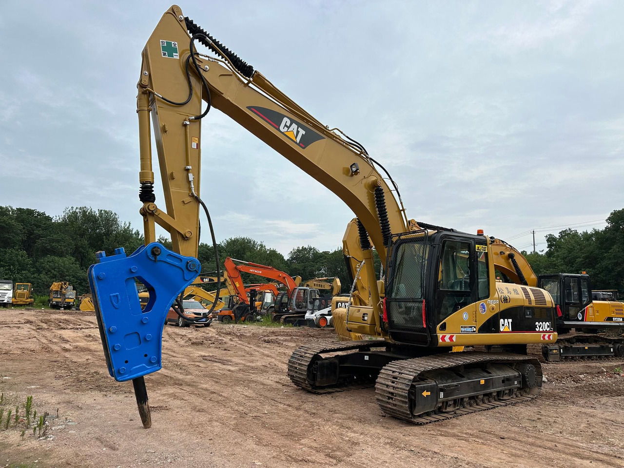 CATERPILLAR 320CL - Kāpurķēžu ekskavators: foto 4 CATERPILLAR 320CL - Kāpurķēžu ekskavators: foto 4