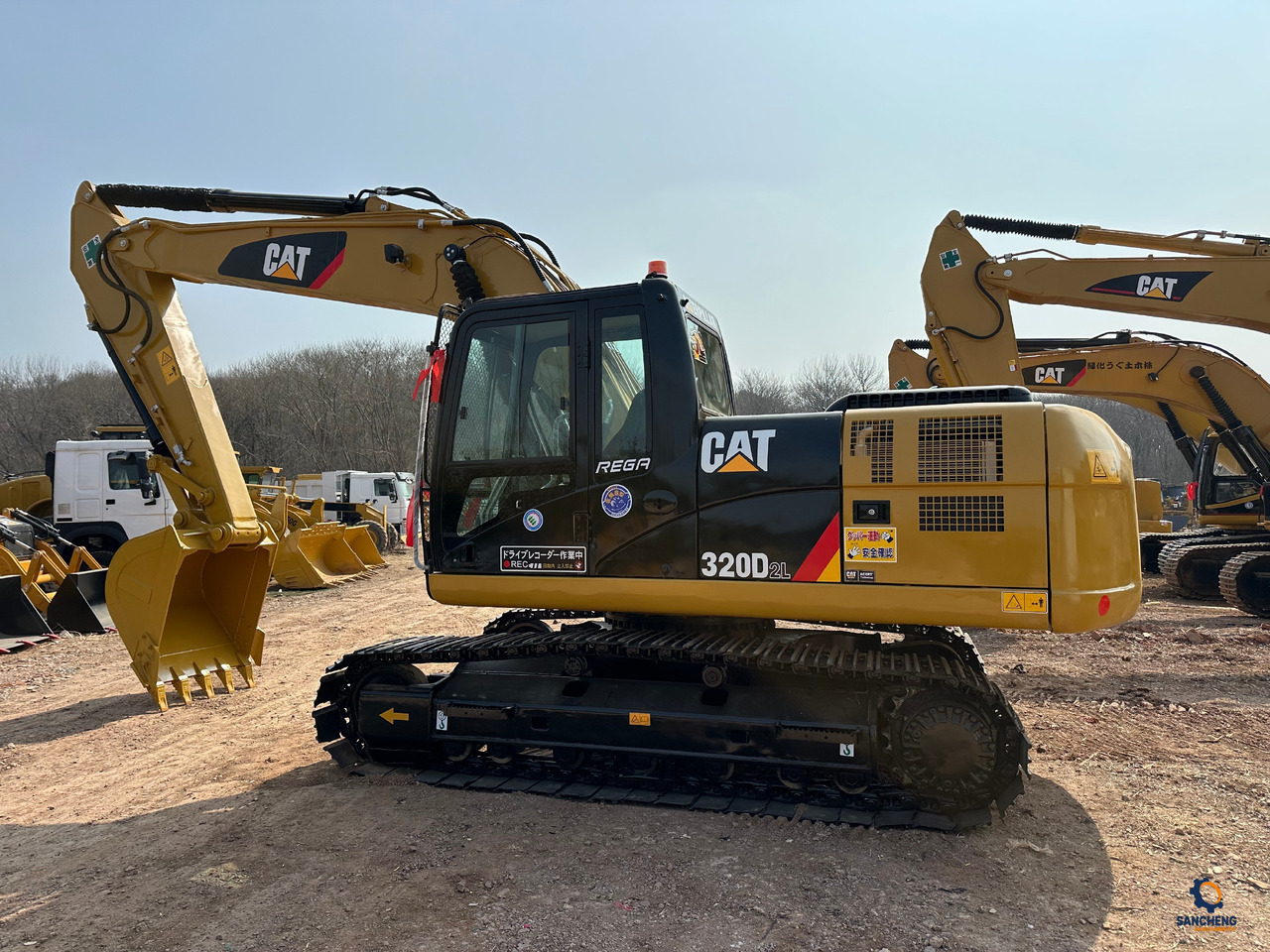 CATERPILLAR 320D2L - Kāpurķēžu ekskavators: foto 2 CATERPILLAR 320D2L - Kāpurķēžu ekskavators: foto 2