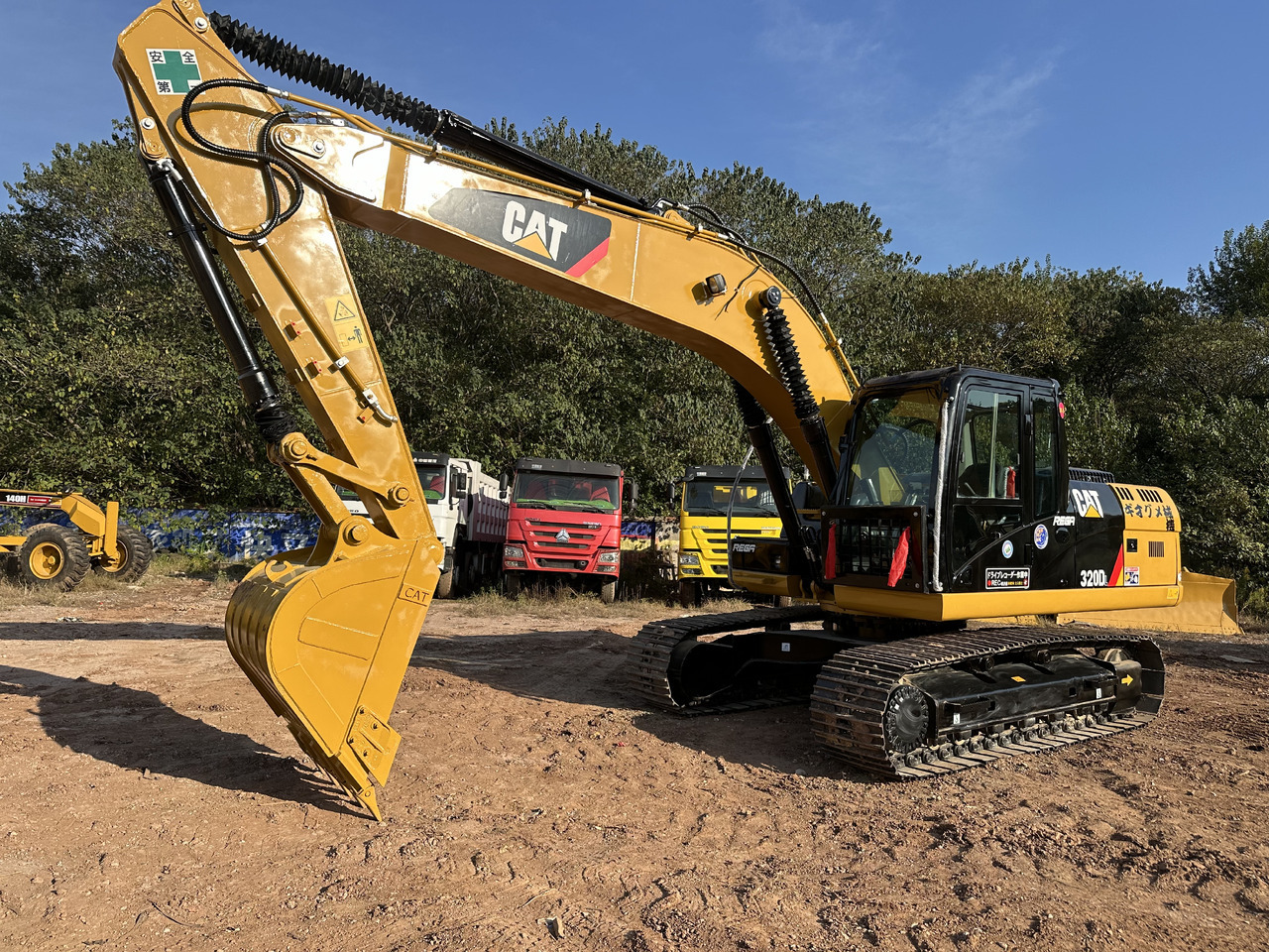 CATERPILLAR 320DL - Kāpurķēžu ekskavators: foto 3 CATERPILLAR 320DL - Kāpurķēžu ekskavators: foto 3