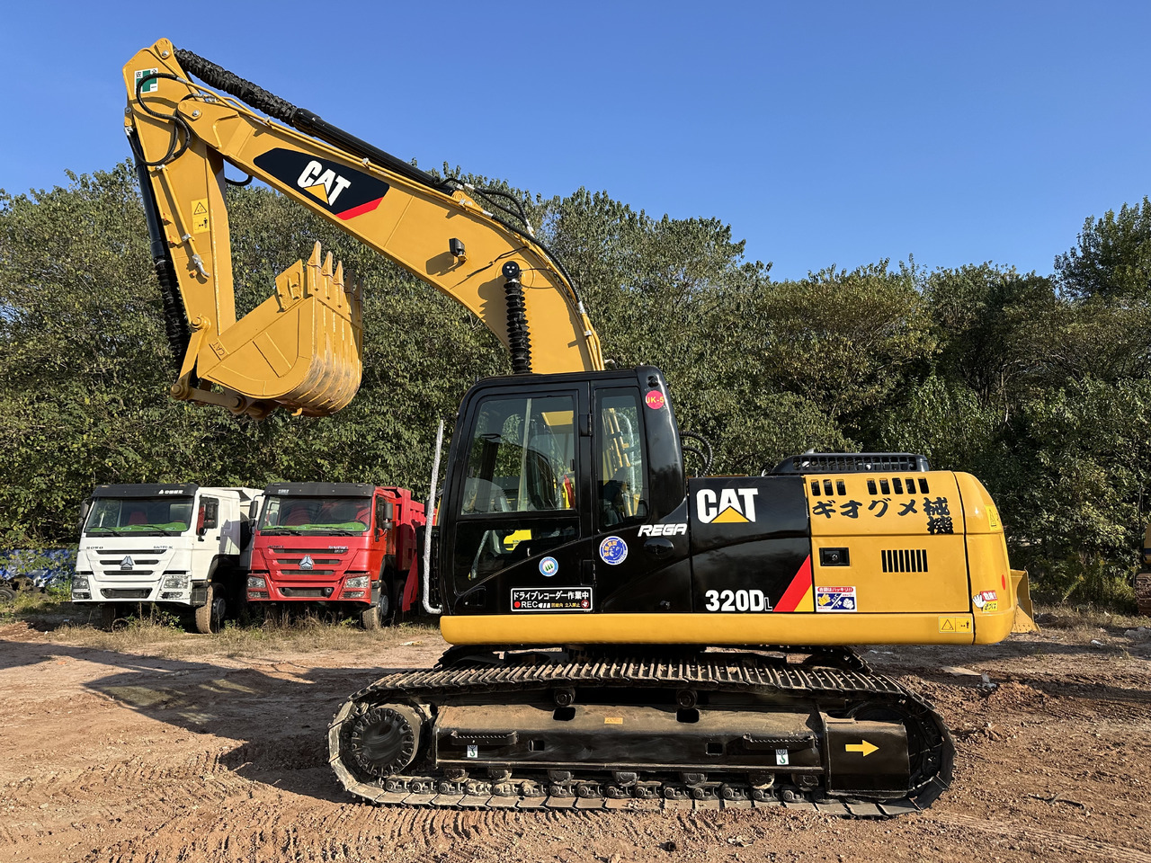 CATERPILLAR 320DL - Kāpurķēžu ekskavators: foto 2 CATERPILLAR 320DL - Kāpurķēžu ekskavators: foto 2