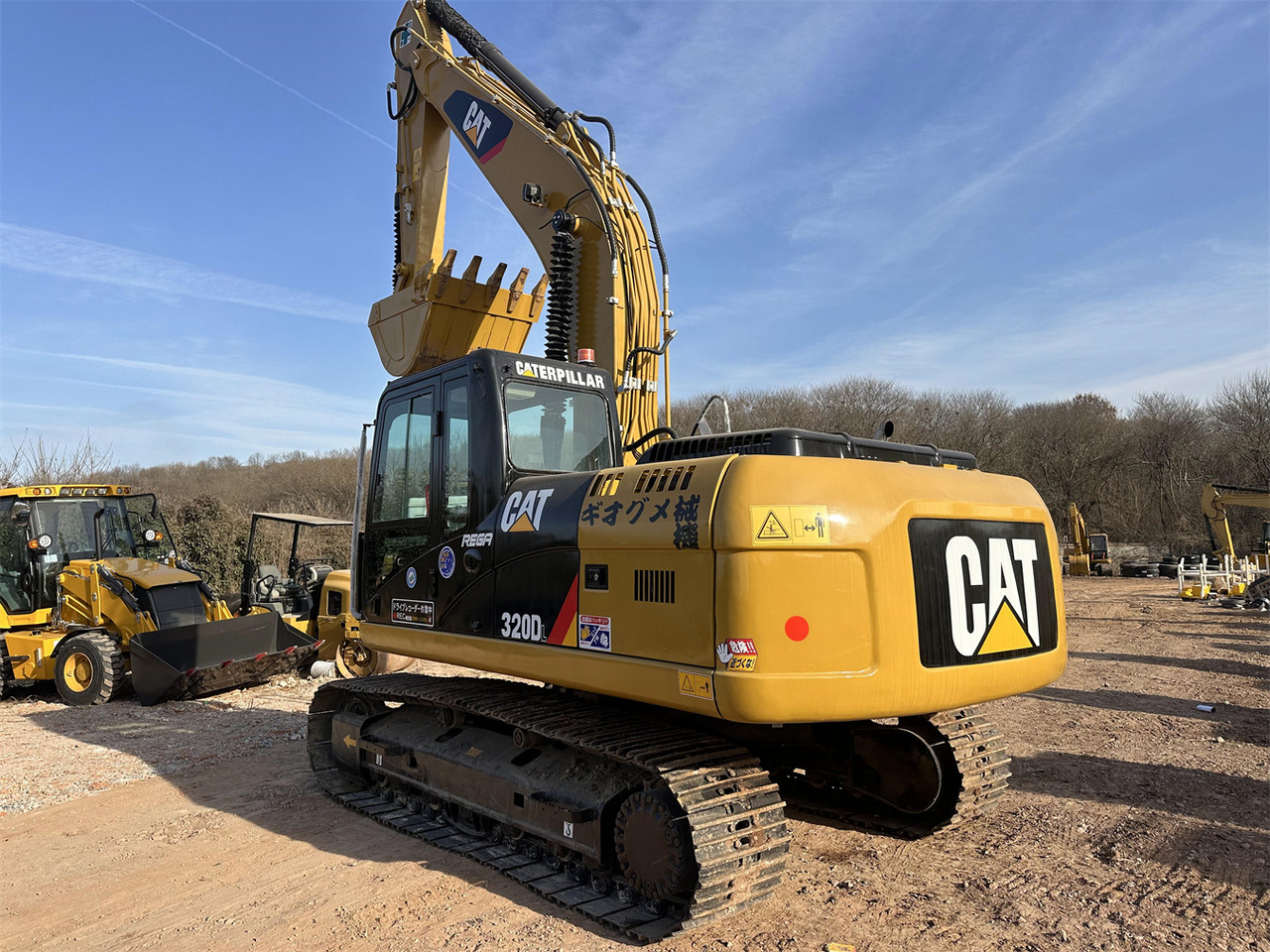 CATERPILLAR 320DL - Kāpurķēžu ekskavators: foto 3 CATERPILLAR 320DL - Kāpurķēžu ekskavators: foto 3