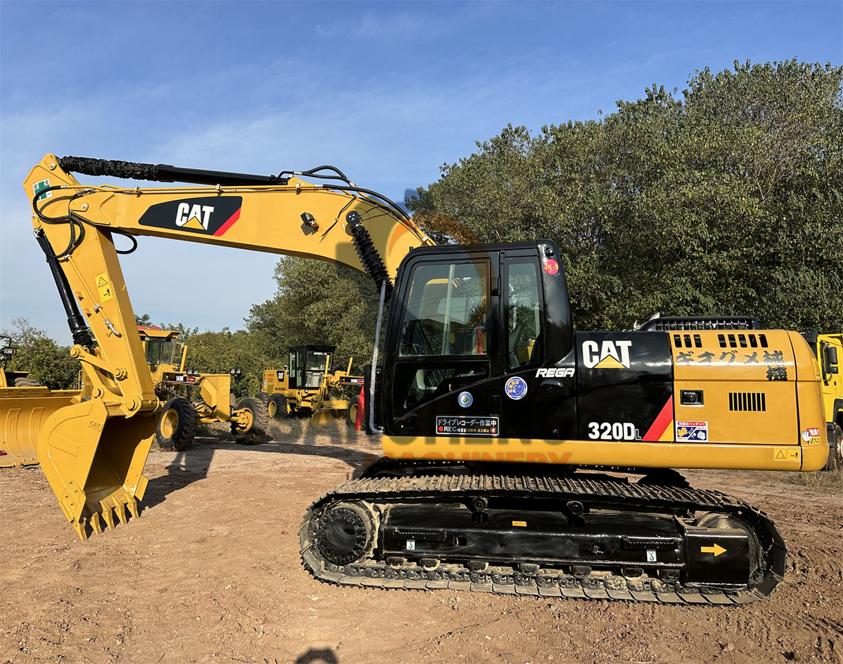 CATERPILLAR 320DL - Kāpurķēžu ekskavators: foto 1 CATERPILLAR 320DL - Kāpurķēžu ekskavators: foto 1