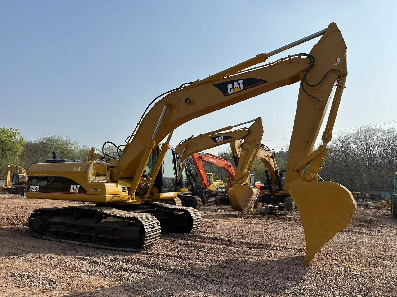CATERPILLAR 325C - Kāpurķēžu ekskavators: foto 4 CATERPILLAR 325C - Kāpurķēžu ekskavators: foto 4