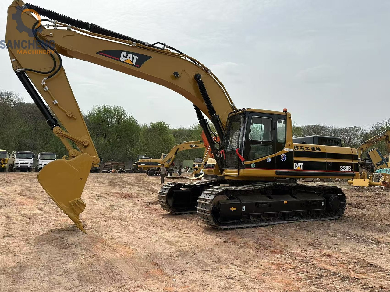 CATERPILLAR 330BL - Kāpurķēžu ekskavators: foto 3 CATERPILLAR 330BL - Kāpurķēžu ekskavators: foto 3
