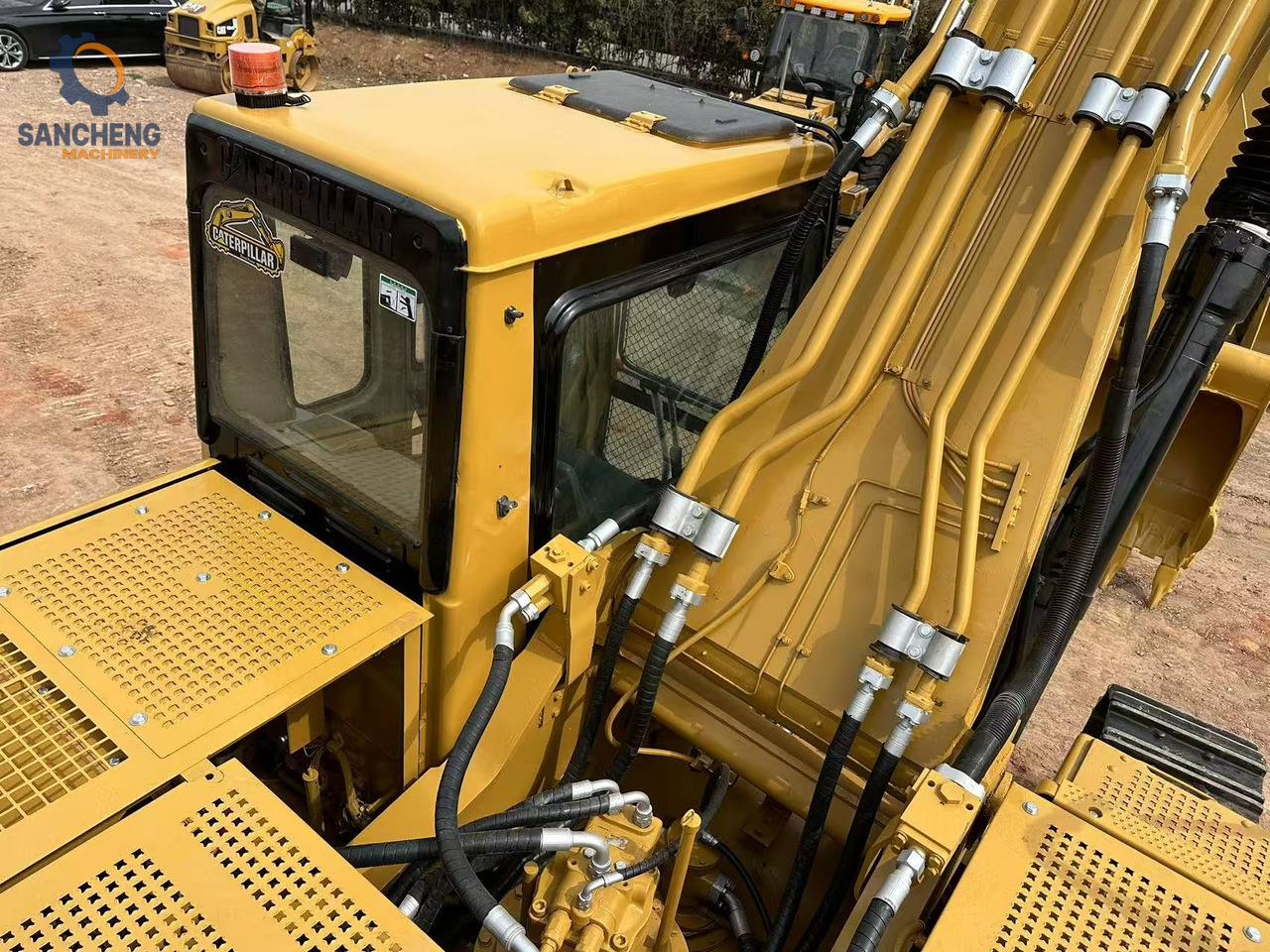 Kāpurķēžu ekskavators CATERPILLAR 330BL: foto 7