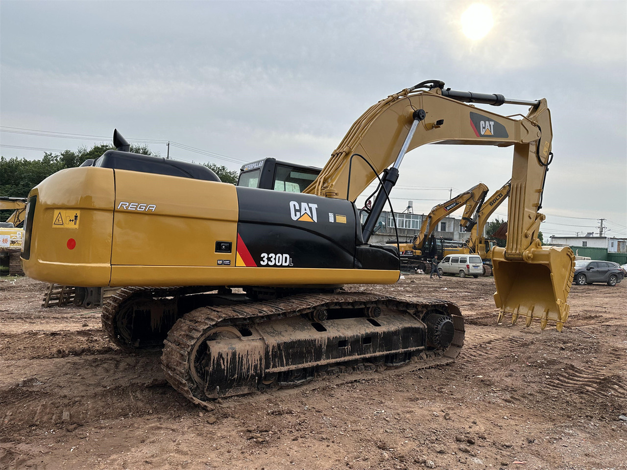 CATERPILLAR 330D excavator - Kāpurķēžu ekskavators: foto 1 CATERPILLAR 330D excavator - Kāpurķēžu ekskavators: foto 1