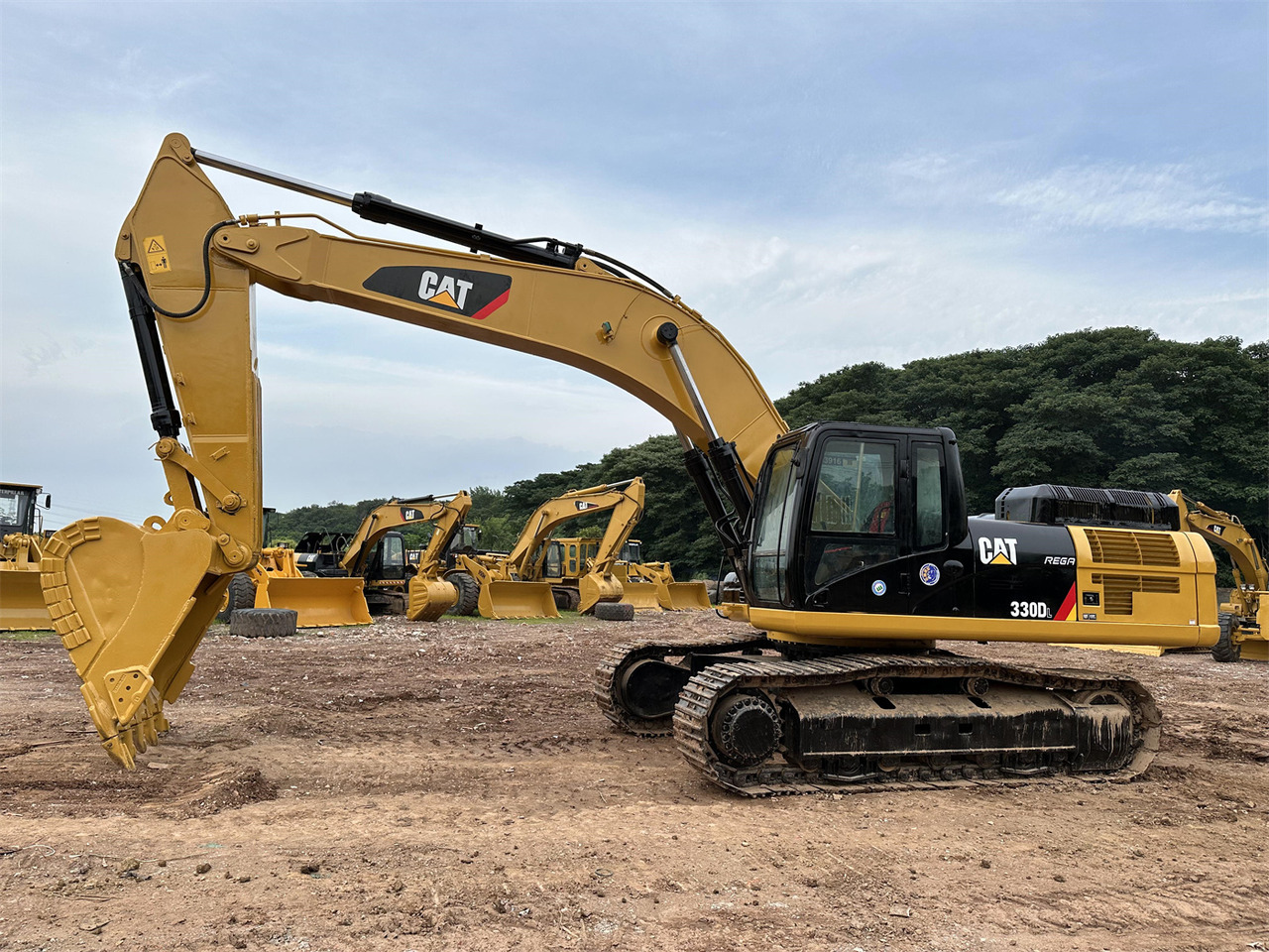 CATERPILLAR 330DL - Kāpurķēžu ekskavators: foto 3 CATERPILLAR 330DL - Kāpurķēžu ekskavators: foto 3