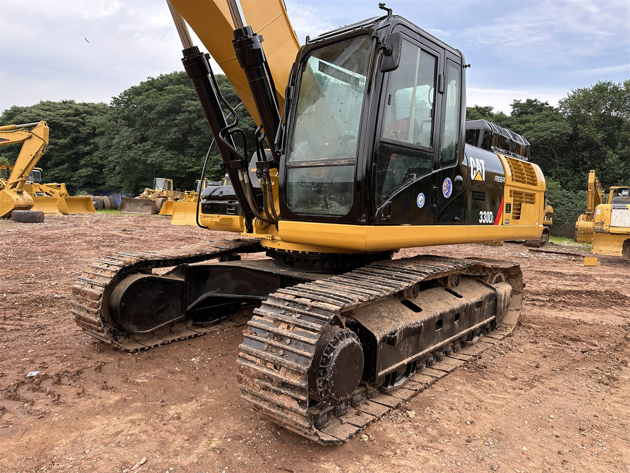 CATERPILLAR 330DL - Kāpurķēžu ekskavators: foto 4 CATERPILLAR 330DL - Kāpurķēžu ekskavators: foto 4