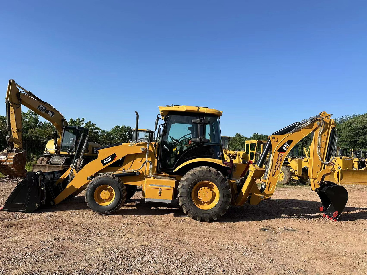CATERPILLAR 420F2 - Ekskavators-iekrāvējs: foto 4 CATERPILLAR 420F2 - Ekskavators-iekrāvējs: foto 4