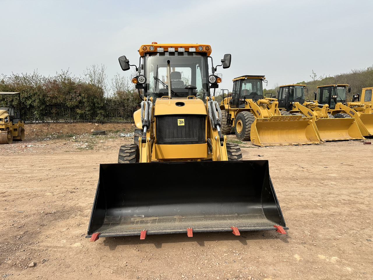 CATERPILLAR 420F2 - Ekskavators-iekrāvējs: foto 4 CATERPILLAR 420F2 - Ekskavators-iekrāvējs: foto 4