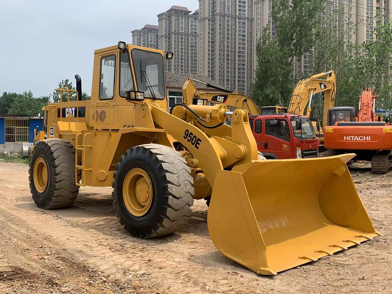 CATERPILLAR 950E - Riteņu iekrāvējs: foto 5 CATERPILLAR 950E - Riteņu iekrāvējs: foto 5
