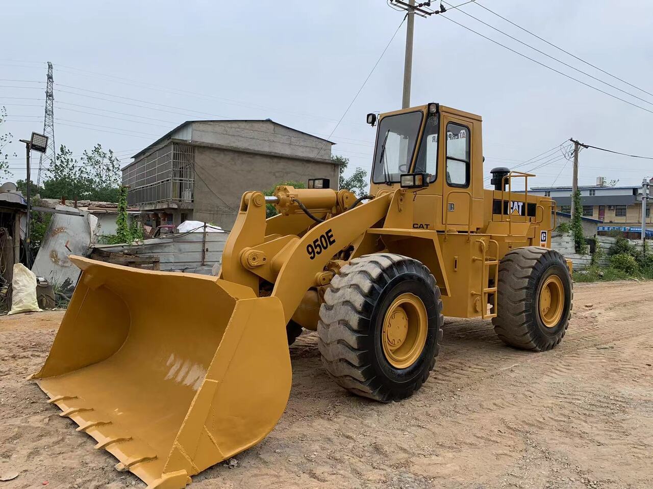 CATERPILLAR 950E - Riteņu iekrāvējs: foto 5 CATERPILLAR 950E - Riteņu iekrāvējs: foto 5