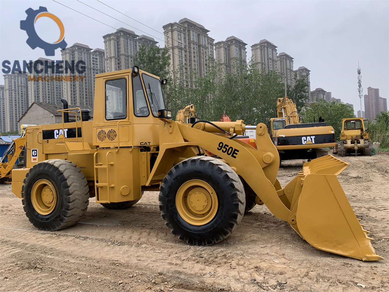 CATERPILLAR 950E - Riteņu iekrāvējs: foto 2 CATERPILLAR 950E - Riteņu iekrāvējs: foto 2
